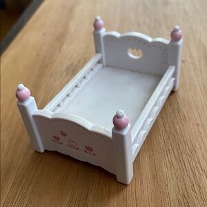 Epoch Plastic Doll House White Bed Frame Plastic Doll House Toy Bed